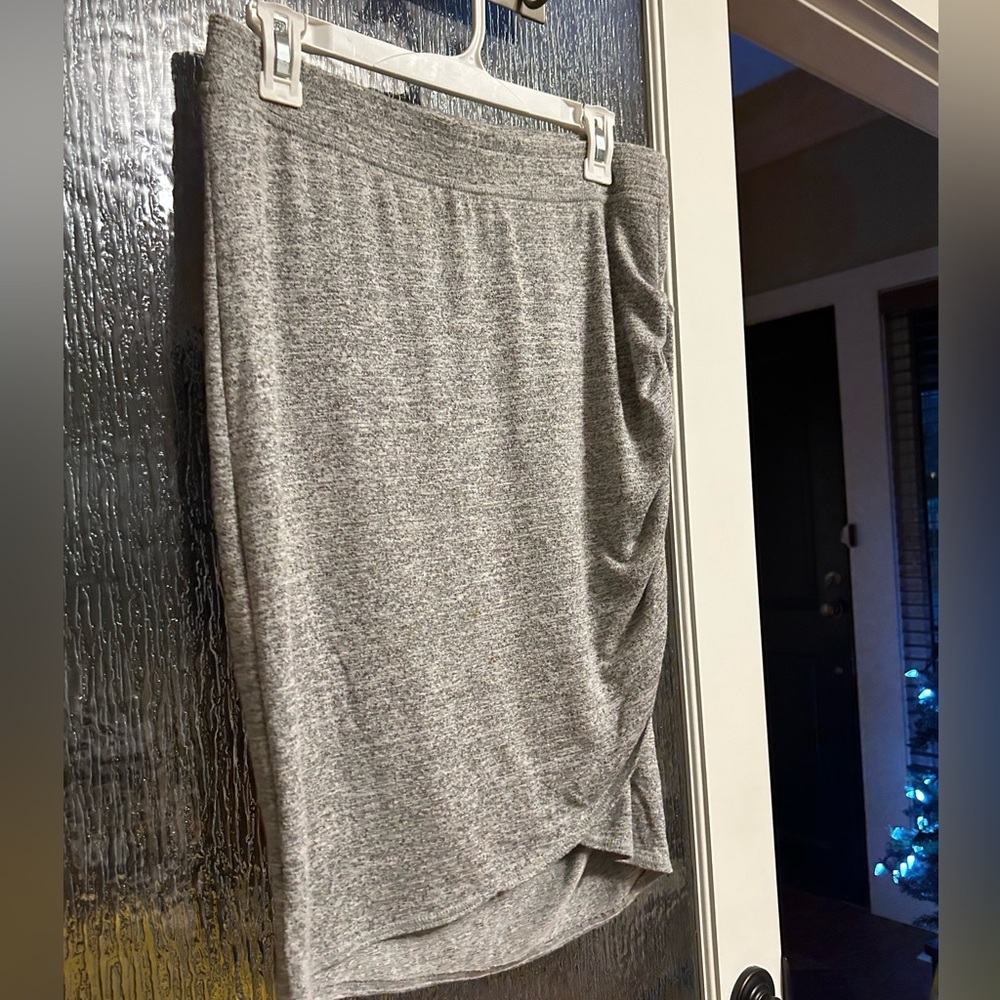 Wilfred Free Tyra Ruched Bodycon Knit Skirt (Aritzia)
